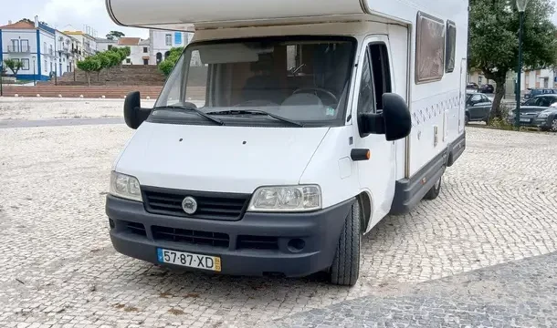 Aluguer Autocaravana Capucino 6L – 01