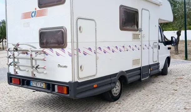 Aluguer Autocaravana Capucino 6L – 02