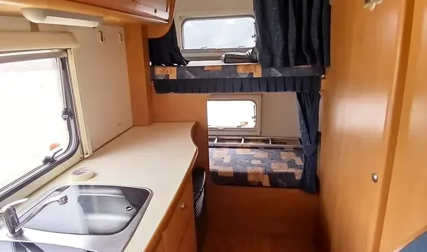 Aluguer Autocaravana Capucino 6L – 03
