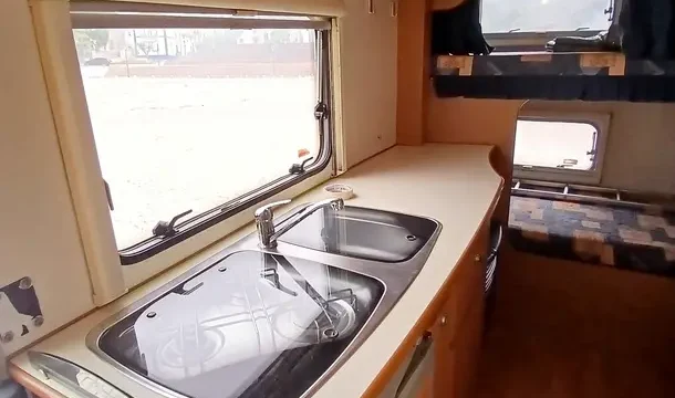 Aluguer Autocaravana Capucino 6L – 07
