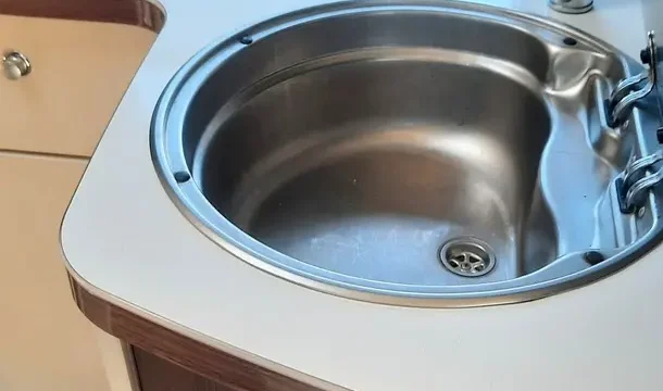 Aluguer Autocaravana Perfilada 5L (07)