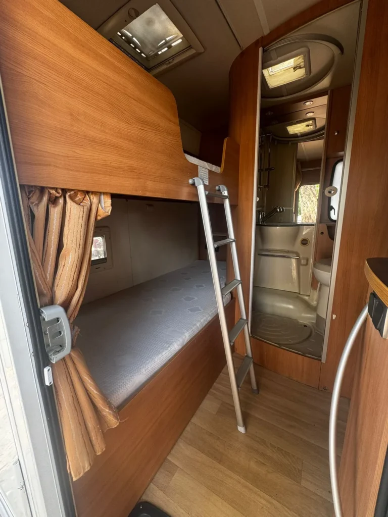 Autocaravana 7 Lugares Challenger 02