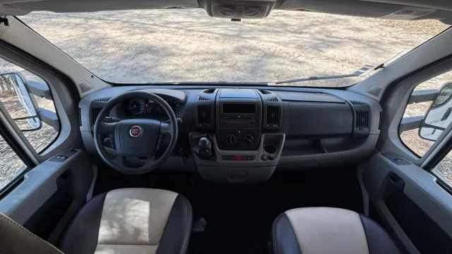 Autocaravana 7 Lugares Challenger 03