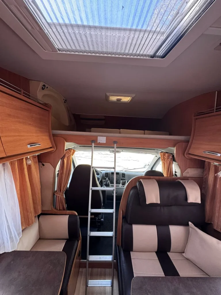 Autocaravana 7 Lugares Challenger 19